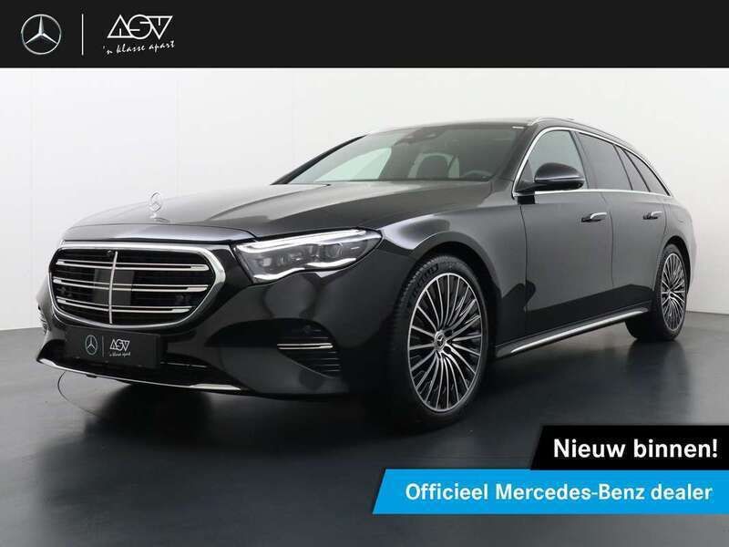 Zwart Nieuw 2025 Mercedes E300 Exclusive Stationwagen | € 103.002 - Afbeelding 1/4