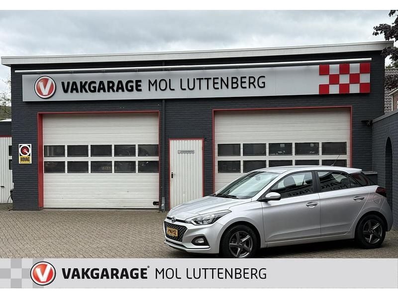 Grijs Gebruikt 2018 Hyundai i20 Hatchback | € 10.949 (Iets duurder) - Afbeelding 1/4
