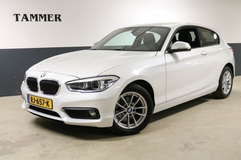 Wit Gebruikt 2017 BMW 118 Executive Hatchback | € 14.250 (Goede deal) - Afbeelding 1/4