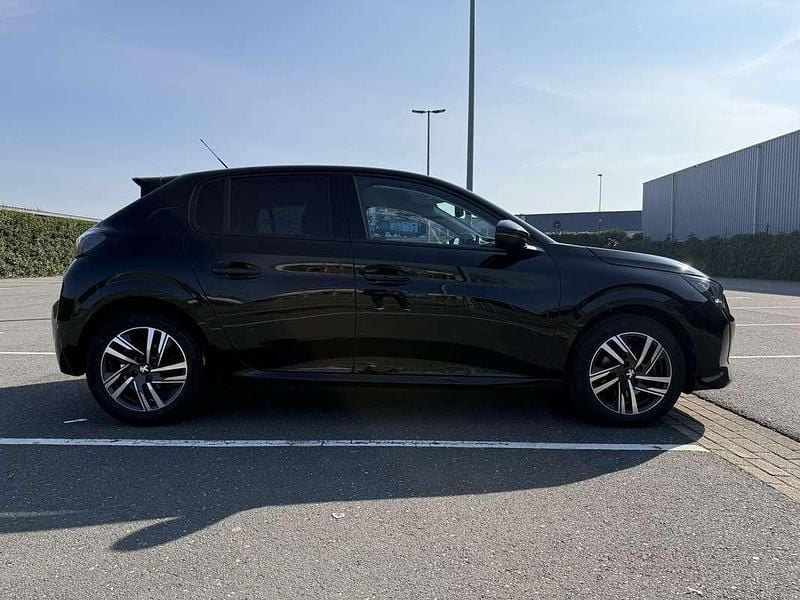 Occasion Peugeot 208 Allure 101 PK (74 kW) 2022 Zwart Hatchback