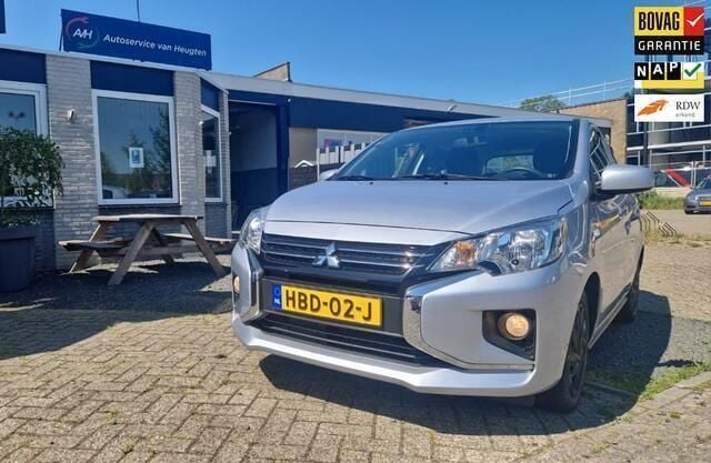 Grijs Gebruikt 2023 Mitsubishi Space Star Hatchback | € 12.999 (Eerlijke prijs) - Afbeelding 1/4