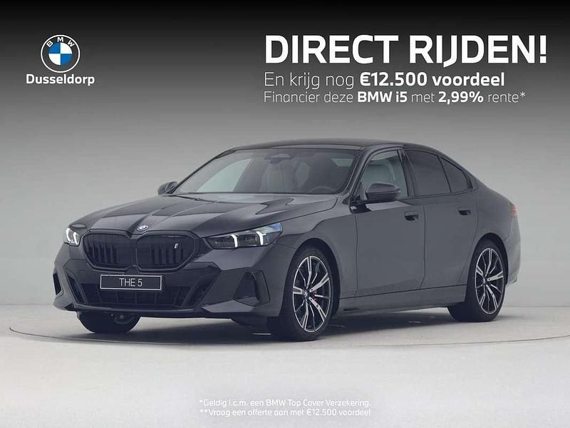 Grijs, metallic lak Nieuw 2025 BMW i5 M Sport Sedan | € 83.232 (Goede deal) - Afbeelding 1/4