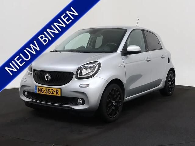 Grijs Gebruikt 2017 Smart ForFour Passion Hatchback | € 10.925 (Iets duurder) - Afbeelding 1/4