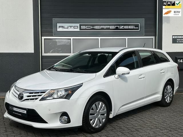 Wit Gebruikt 2012 Toyota Avensis Business Edition Stationwagen | € 9.945 (Eerlijke prijs) - Afbeelding 1/4