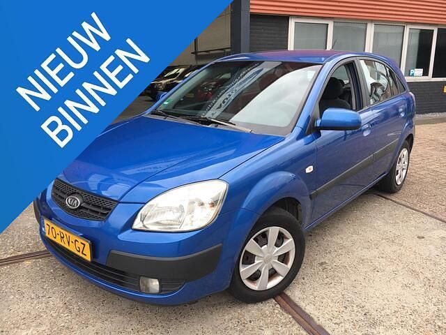 Blauw Gebruikt 2005 Kia Rio Play Hatchback | € 1.950 (Eerlijke prijs) - Afbeelding 1/4