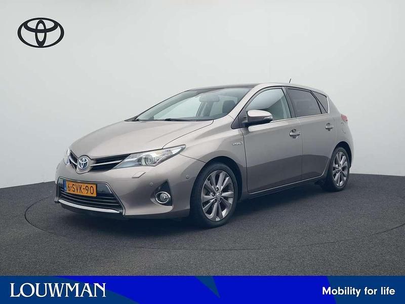 Bruin metallic Gebruikt 2013 Toyota Auris Hatchback | € 11.980 (Iets duurder) - Afbeelding 1/4