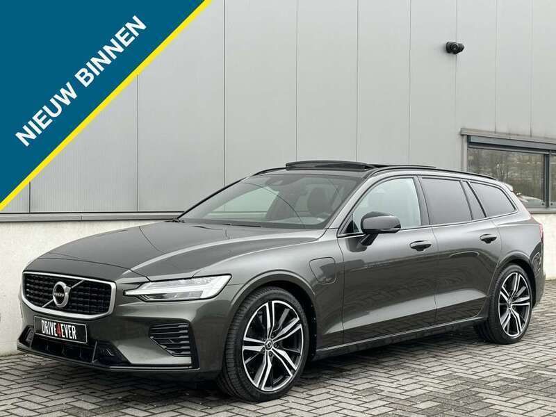 Grijs, metallic lak Gebruikt 2019 Volvo V60 Stationwagen | € 31.995 (Iets duurder) - Afbeelding 1/4