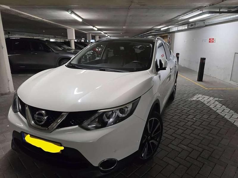 Wit Gebruikt 2015 Nissan Qashqai Tekna SUV | € 10.200 (Goede deal) - Afbeelding 1/4