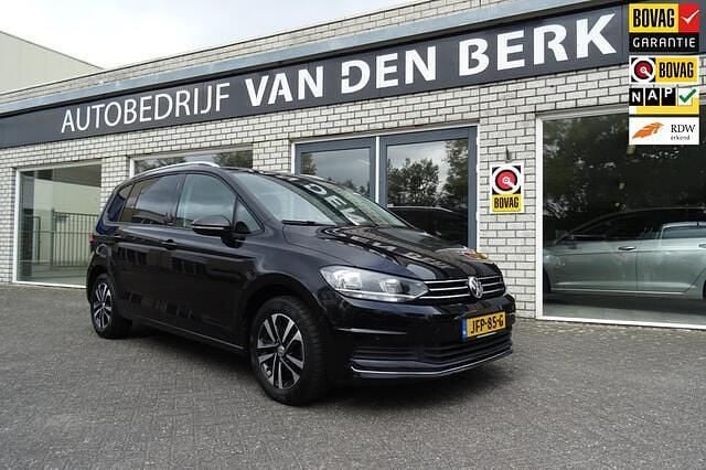 Zwart Gebruikt 2019 VW Touran Comfortline MPV | € 24.900 (Goede deal) - Afbeelding 1/4