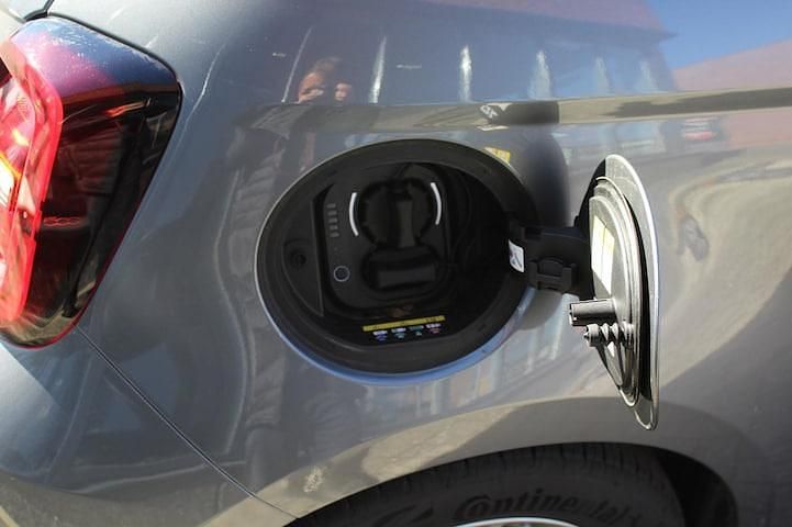 Occasion Fiat 500e Icon 86 kW (118 PK) 2023 Grijs (metallic) Hatchback