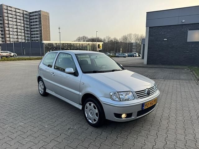 Occasion VW Polo Trendline 60 PK (44 kW) 2001 Grijs (metallic) Hatchback