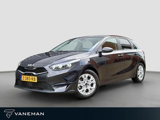 Black pearl m Gebruikt 2024 Kia Ceed Hatchback | € 26.935 (Duur) - Afbeelding 1/4