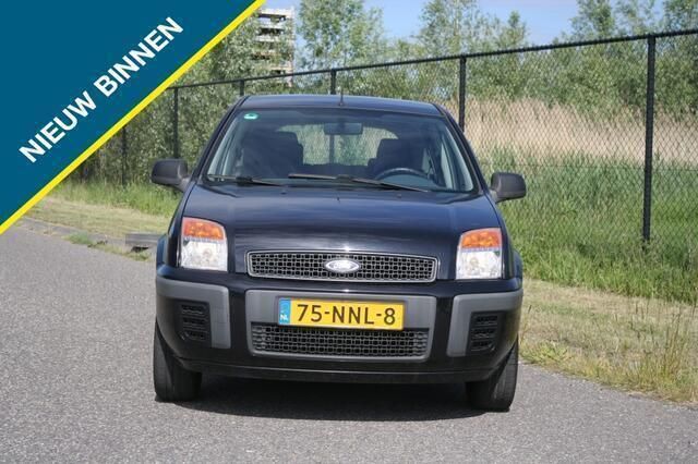 Zwart Gebruikt 2010 Ford Fusion Cool & Sound Edition MPV | € 2.349 (Eerlijke prijs) - Afbeelding 1/4