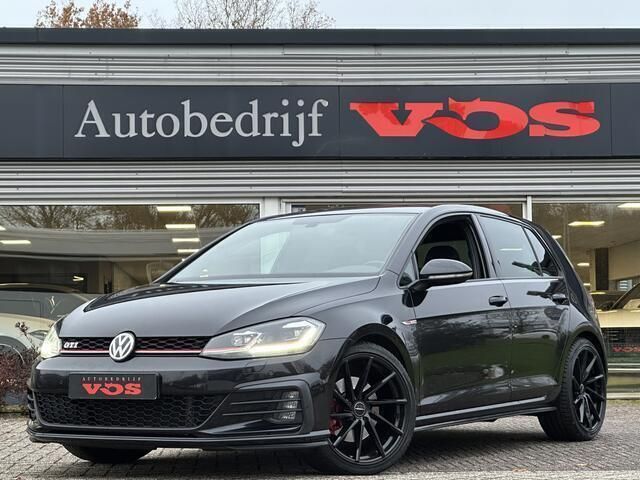 Zwart, metallic lak Gebruikt 2017 VW Golf VII GTI Hatchback | € 22.750 (Iets duurder) - Afbeelding 1/4