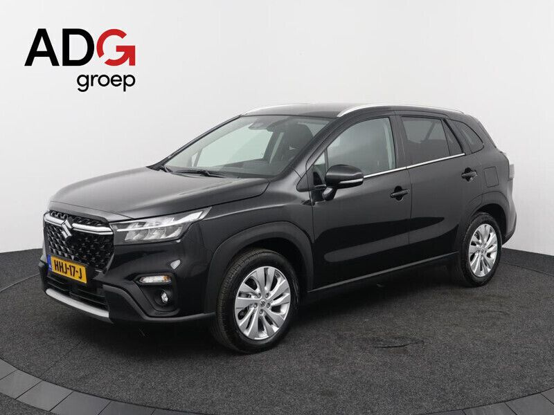 Zwart Gebruikt 2024 Suzuki SX4 S-Cross SUV | € 28.950 (Eerlijke prijs) - Afbeelding 1/4
