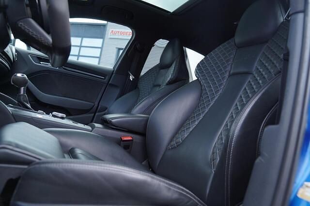 Occasion Audi RS3 Sportback Exclusive 400 PK (294 kW) 2018 Blauw Hatchback