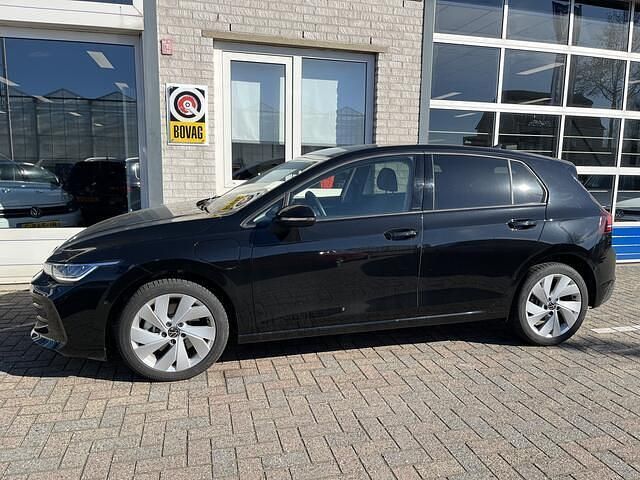 Occasion VW Golf VIII Edition 204 PK (150 kW) 2025 Zwart (metallic) Hatchback