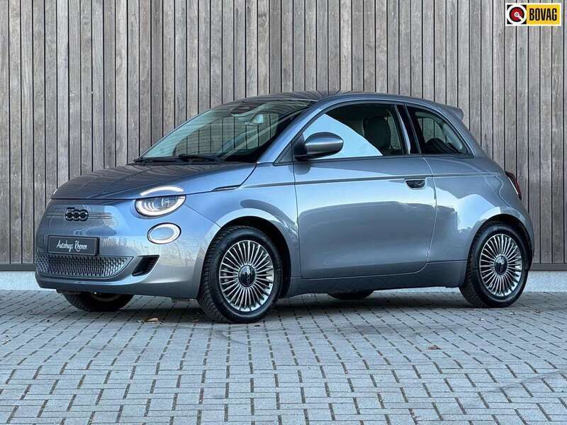 Grijs Gebruikt 2022 Fiat 500e Icon Hatchback | € 18.900 (Eerlijke prijs) - Afbeelding 1/4