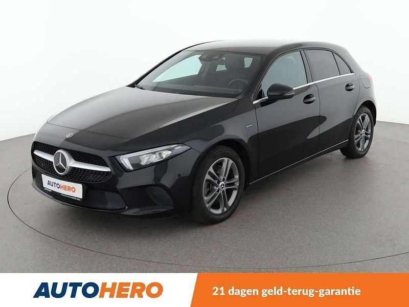 Zwart Gebruikt 2020 Mercedes A250 Sedan | € 22.149 (Super prijs) - Afbeelding 1/3
