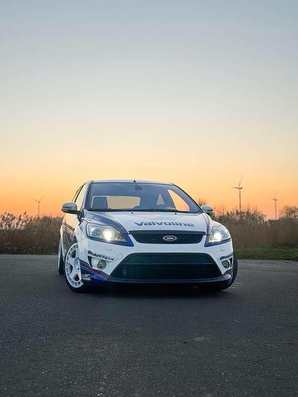 Wit Gebruikt 2008 Ford Focus ST Hatchback | € 14.250 - Afbeelding 1/4