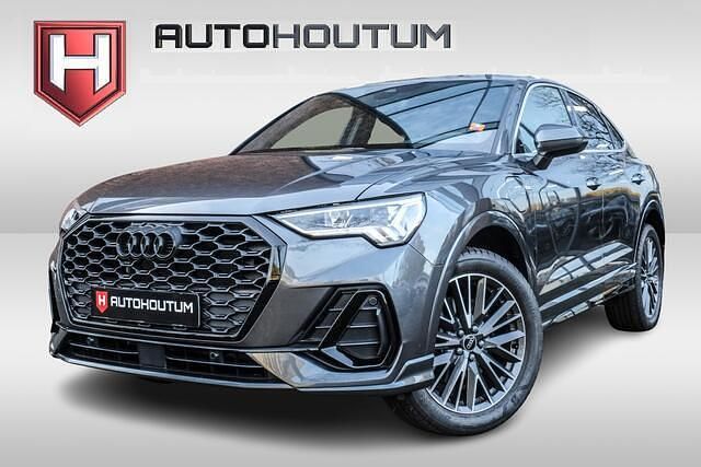 Grijs (metallic) Gebruikt 2024 Audi Q3 Sportback SUV | € 46.995 (Iets duurder) - Afbeelding 1/4