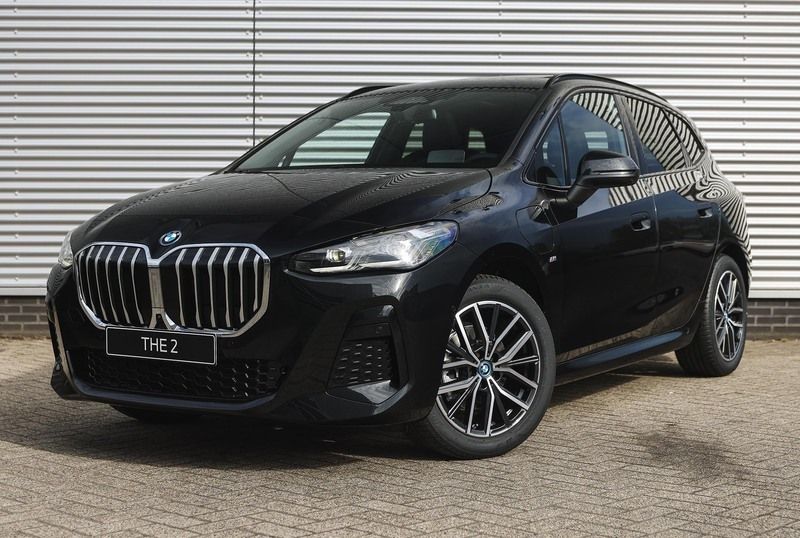 Zwart Nieuw 2025 BMW 225 Active Tourer M Sport MPV | € 63.453 (Eerlijke prijs) - Afbeelding 1/4
