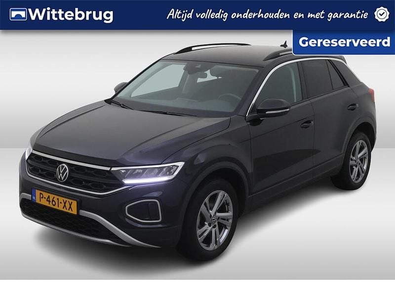 Zwart Gebruikt 2022 VW T-Roc Edition SUV | € 23.950 (Eerlijke prijs) - Afbeelding 1/2