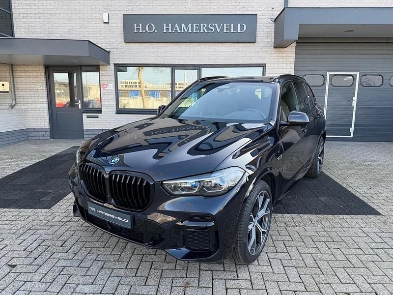 Blauw (metallic) Occasion 2023 BMW X5 Executive SUV | € 59.950 (Super prijs) - Afbeelding 1/4