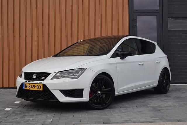 Wit Gebruikt 2015 Cupra Leon Hatchback | € 17.950 (Eerlijke prijs) - Afbeelding 1/4