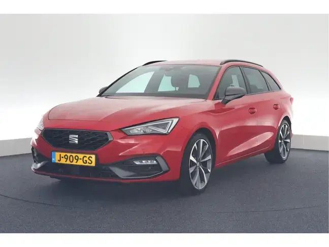 Rood Occasion 2020 Seat Leon FR Stationwagen | € 23.949 (Iets duurder) - Afbeelding 1/4
