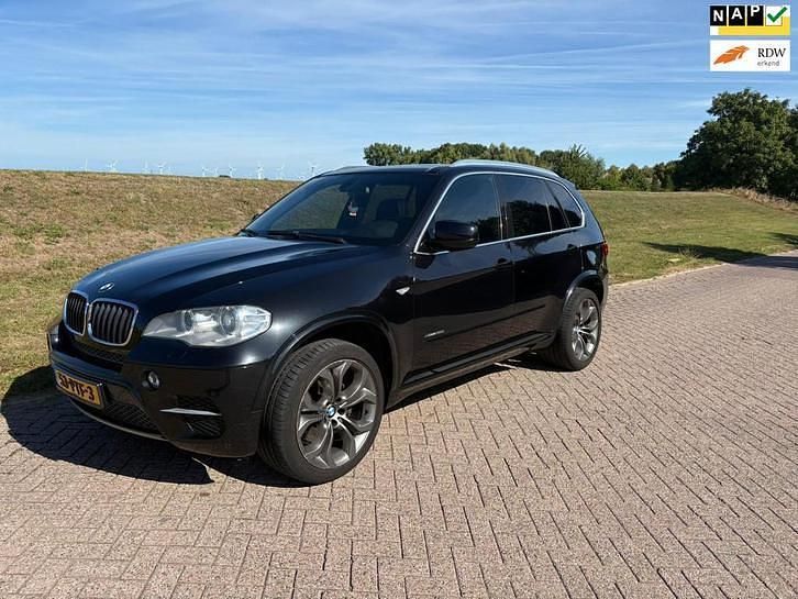 Zwart Gebruikt 2011 BMW X5 Executive SUV | € 13.950 (Eerlijke prijs) - Afbeelding 1/4
