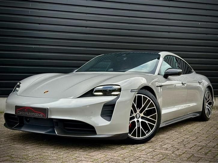 Gebruikt 2021 Porsche Taycan 4S Performance Package Sedan | € 59.950 - Afbeelding 1/1