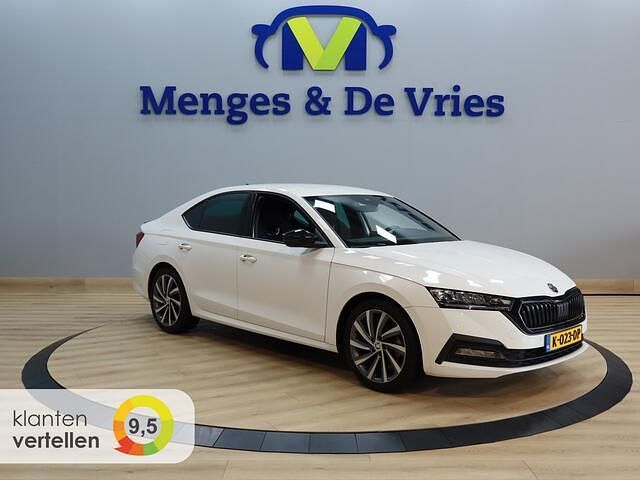 Wit Occasion 2021 Skoda Octavia Business Line Hatchback | € 17.995 (Goede deal) - Afbeelding 1/3