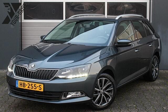 Grijs (metallic) Gebruikt 2015 Skoda Fabia Stationwagen | € 9.450 (Eerlijke prijs) - Afbeelding 1/4