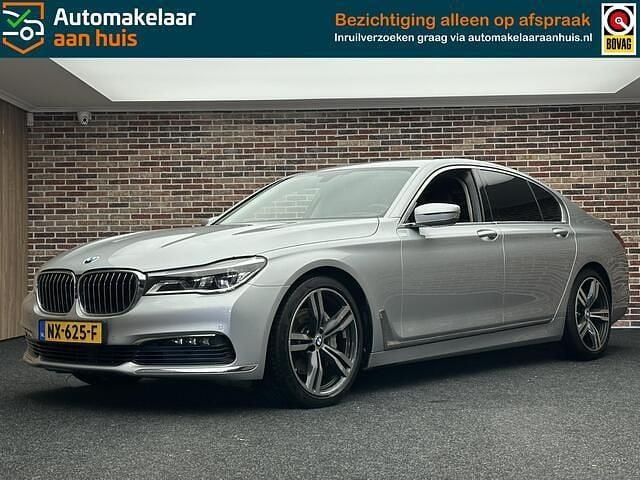 Grijs Gebruikt 2015 BMW 740 Sedan | € 30.950 (Eerlijke prijs) - Afbeelding 1/4