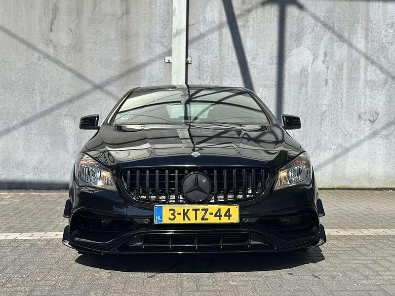 Zwart Gebruikt 2013 Mercedes CLA180 Ambition Sedan | € 12.000 (Goede deal) - Afbeelding 1/4