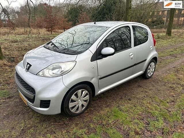 Grijs Occasion 2011 Peugeot 107 Hatchback | € 1.950 (Super prijs) - Afbeelding 1/4