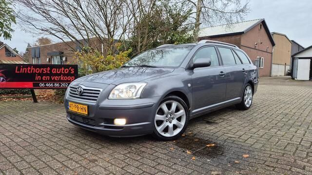 Grijs Gebruikt 2004 Toyota Avensis Luna Stationwagen | € 2.999 (Eerlijke prijs) - Afbeelding 1/4