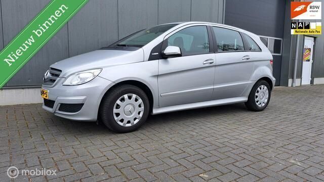 Grijs Gebruikt 2011 Mercedes B160 Business MPV | € 5.750 (Iets duurder) - Afbeelding 1/4