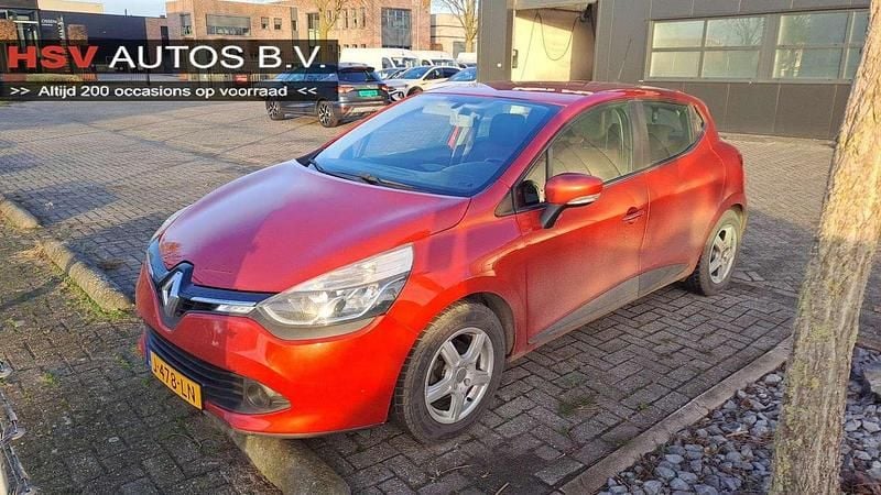 Rood Gebruikt 2013 Renault Clio R.S. Hatchback | € 5.450 (Eerlijke prijs) - Afbeelding 1/3