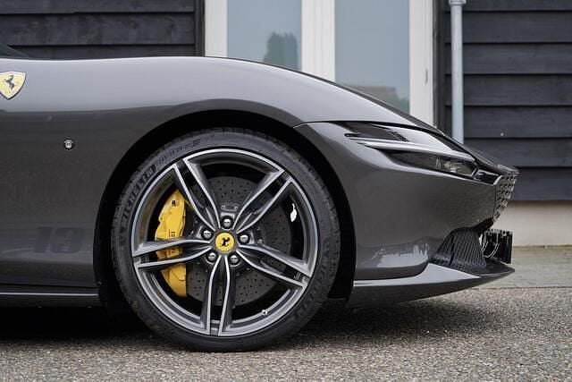 Occasion Ferrari Roma 620 PK (456 kW) 2022 Grijs (metallic) Coupé