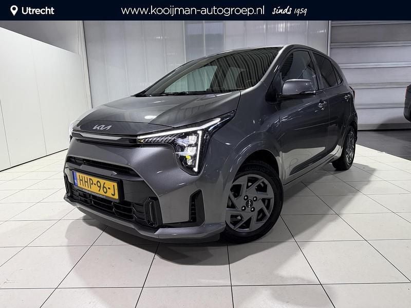 Astro grey m Occasion 2025 Kia Picanto Hatchback | € 19.400 (Eerlijke prijs) - Afbeelding 1/4