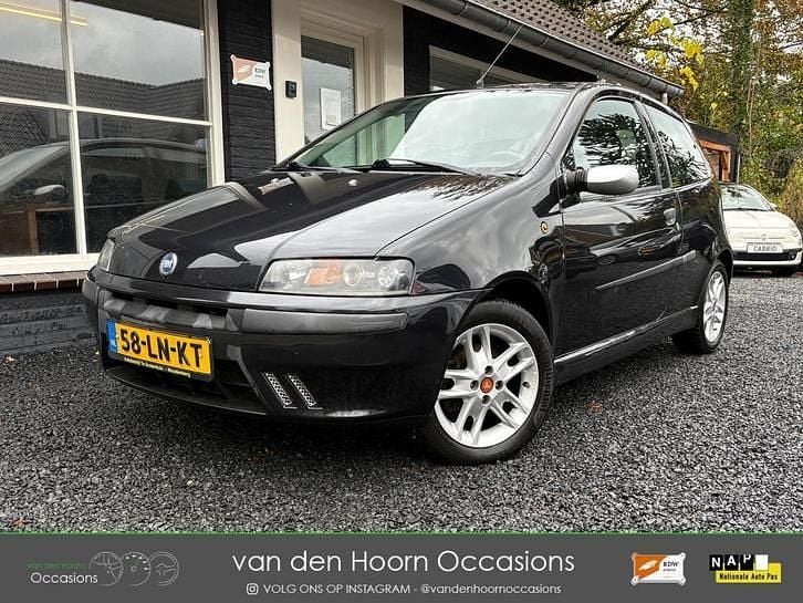 Zwart Gebruikt 2003 Fiat Punto Sport Hatchback | € 899 (Eerlijke prijs) - Afbeelding 1/4