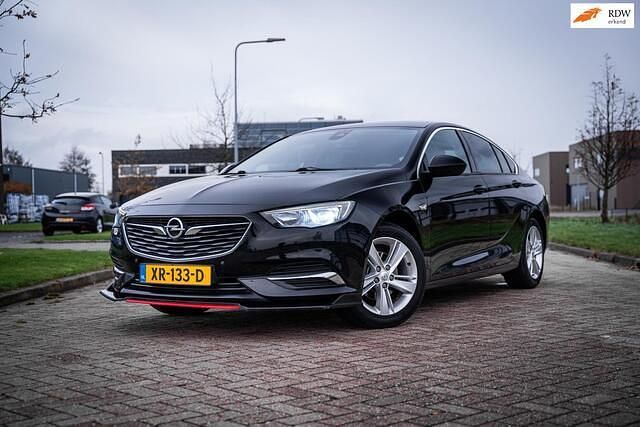 Zwart Gebruikt 2019 Opel Insignia Edition Hatchback | € 13.900 (Eerlijke prijs) - Afbeelding 1/4