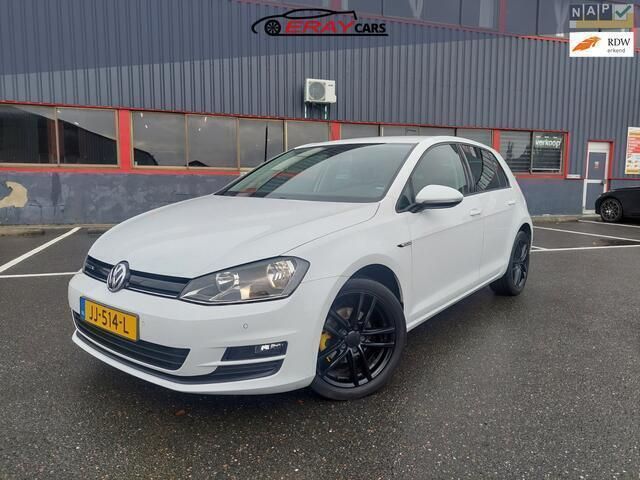 Wit Gebruikt 2016 VW Golf VII Comfortline Hatchback | € 11.999 (Iets duurder) - Afbeelding 1/4