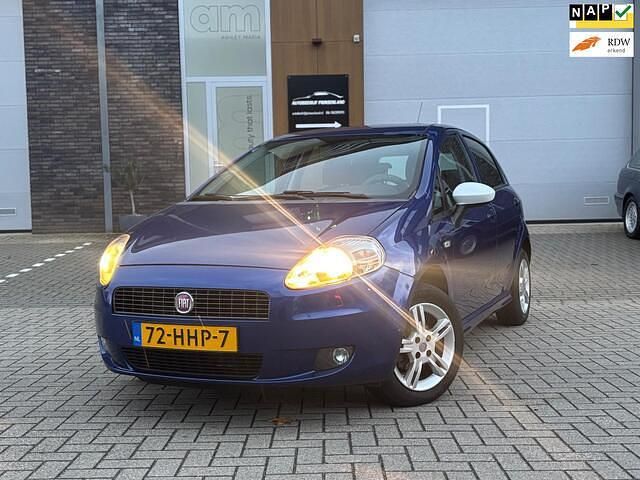 Blauw (metallic) Gebruikt 2008 Fiat Grande Punto Hatchback | € 1.750 (Goede deal) - Afbeelding 1/4