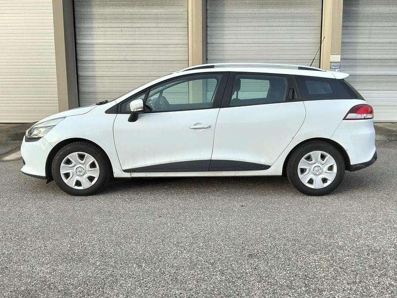 Wit Occasion 2013 Renault Clio IV Expression Hatchback | € 3.450 (Eerlijke prijs) - Afbeelding 1/4