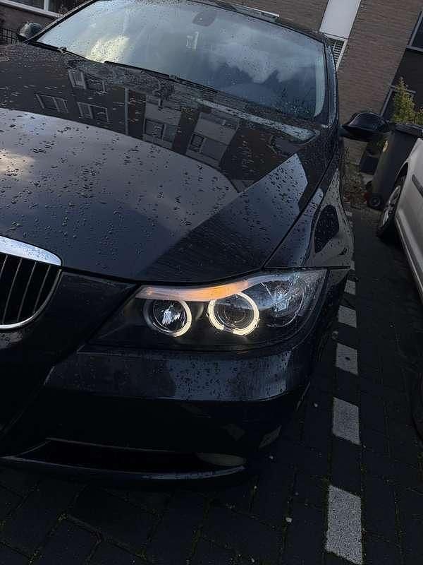 Occasion 2005 BMW 320 Sedan | € 3.900 (Eerlijke prijs) - Afbeelding 1/4