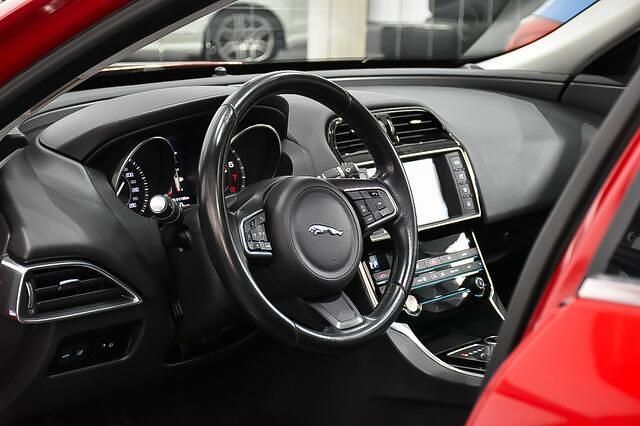 Occasion Jaguar XE Portfolio 200 PK (147 kW) 2015 Rood Sedan