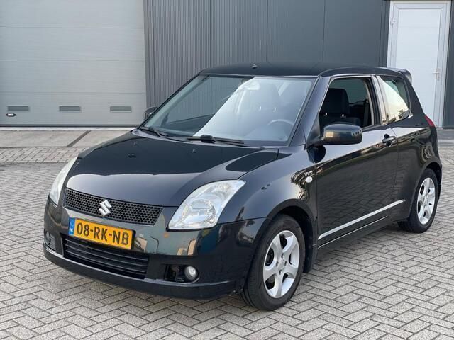 Zwart Gebruikt 2005 Suzuki Swift Exclusive Hatchback | € 1.950 - Afbeelding 1/4